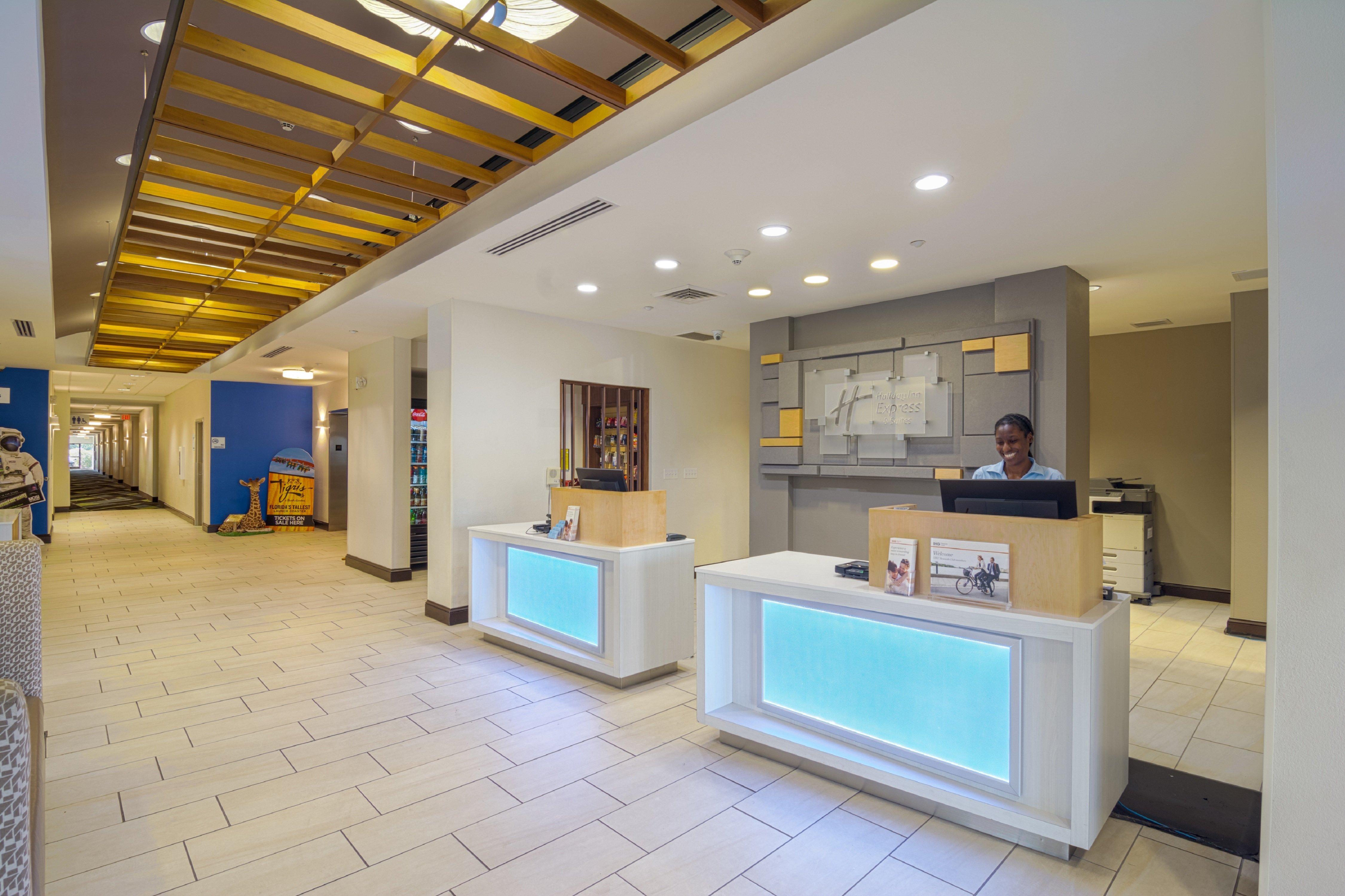 Holiday Inn Express Hotel & Suites Tampa-Usf-Busch Gardens By Ihg Экстерьер фото
